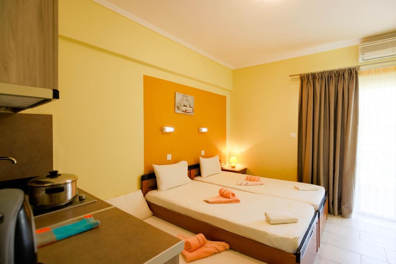 Dionisos Apartments Паралия Дионисиу Екстериор снимка
