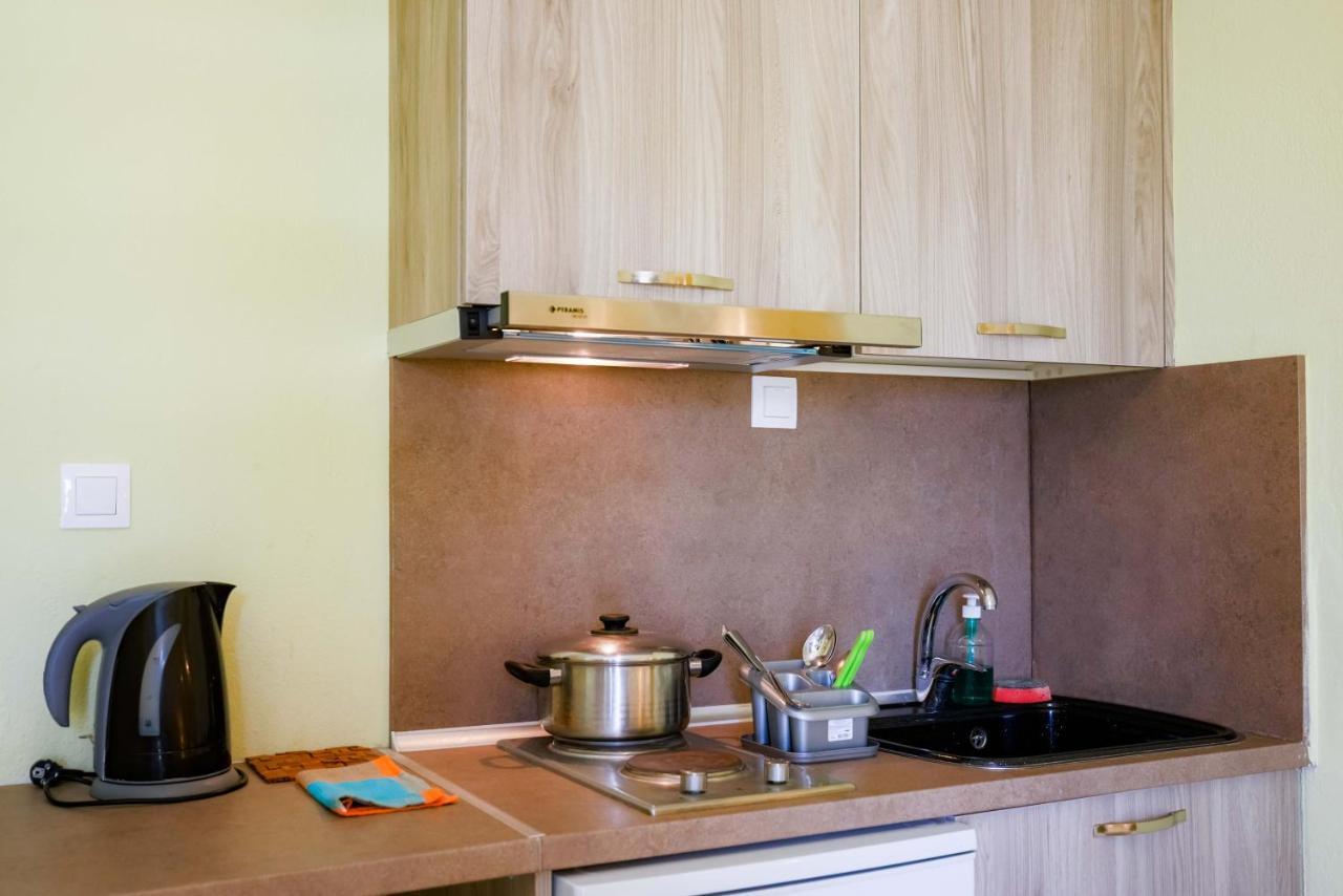 Dionisos Apartments Паралия Дионисиу Екстериор снимка