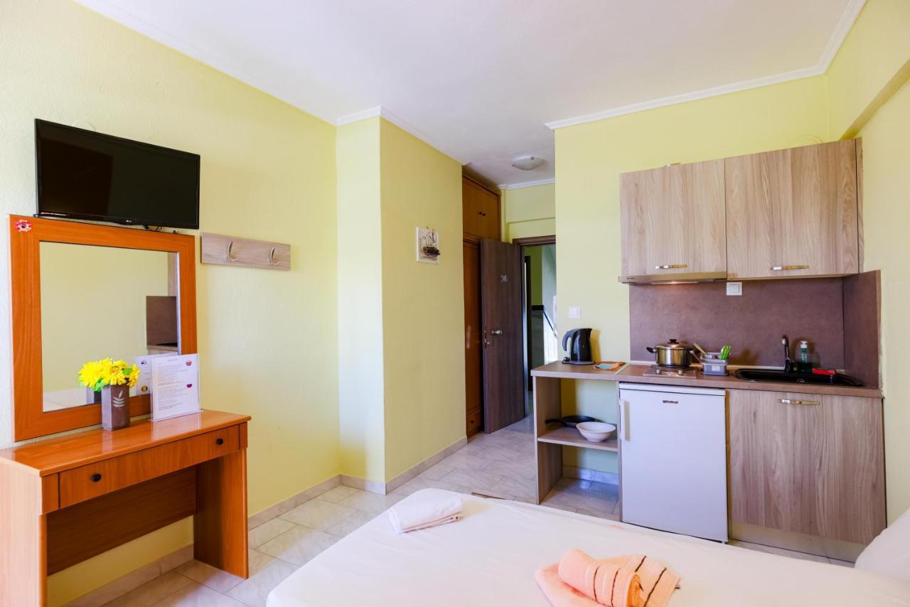 Dionisos Apartments Паралия Дионисиу Екстериор снимка