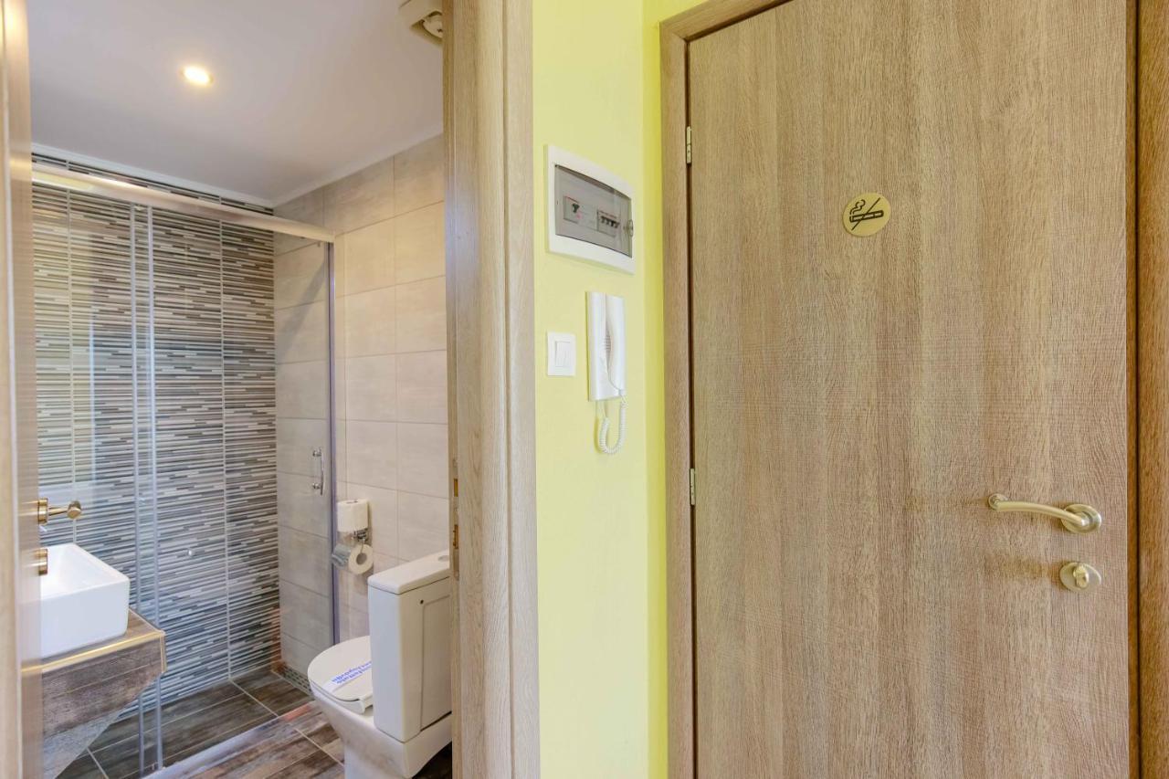 Dionisos Apartments Паралия Дионисиу Екстериор снимка