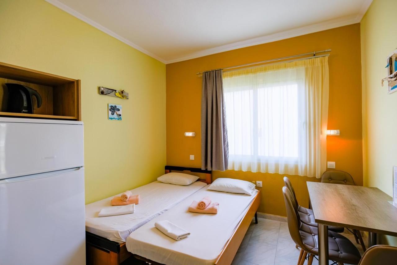 Dionisos Apartments Паралия Дионисиу Екстериор снимка