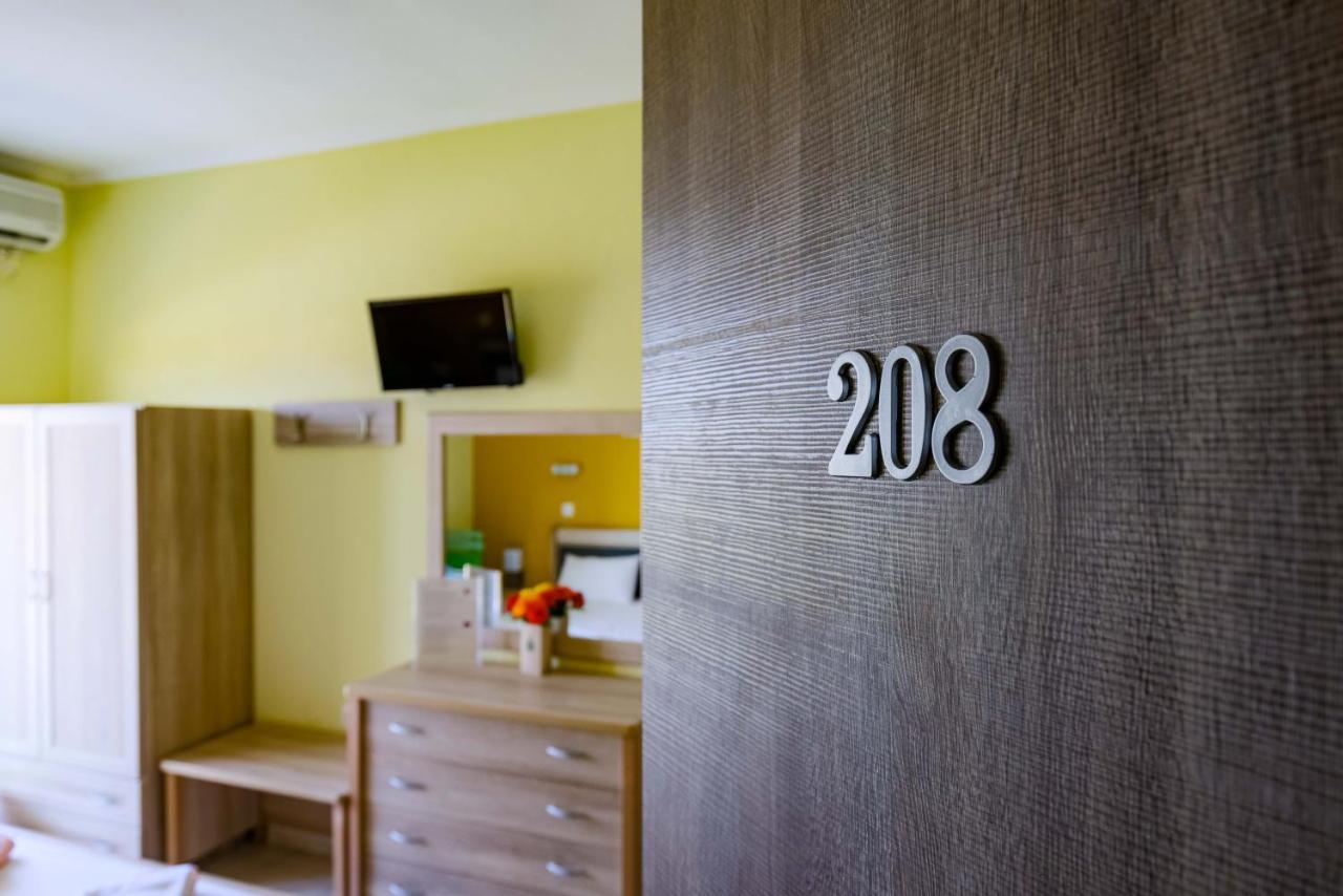Dionisos Apartments Паралия Дионисиу Екстериор снимка