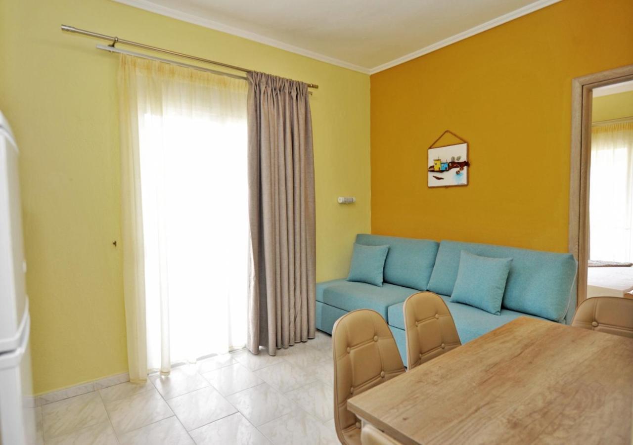 Dionisos Apartments Паралия Дионисиу Екстериор снимка