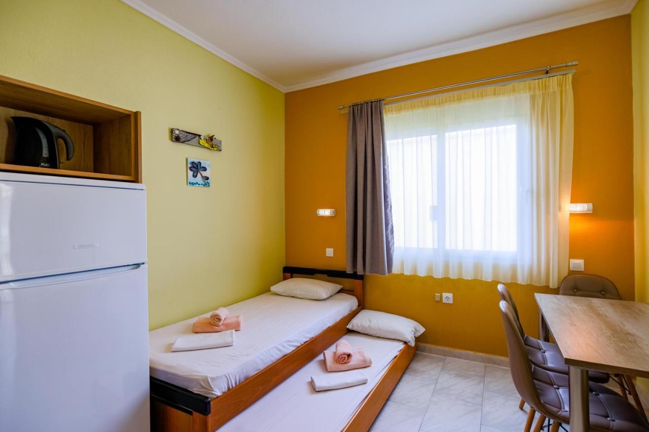 Dionisos Apartments Паралия Дионисиу Екстериор снимка