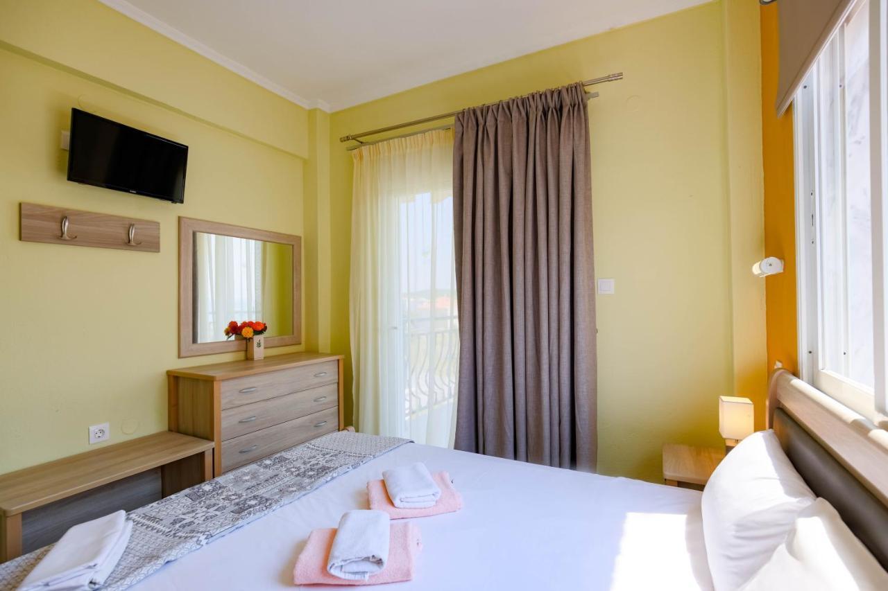 Dionisos Apartments Паралия Дионисиу Екстериор снимка