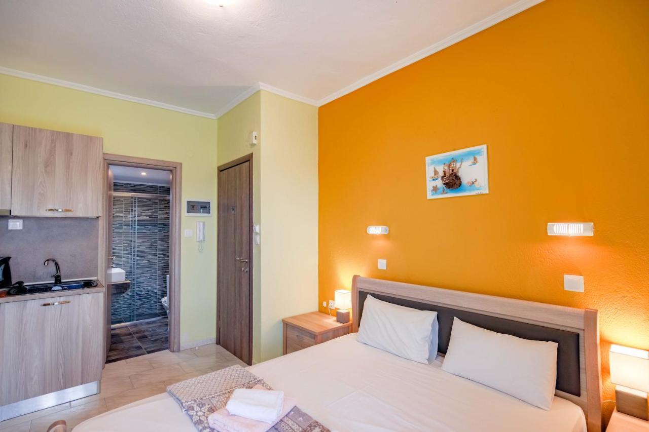 Dionisos Apartments Паралия Дионисиу Екстериор снимка