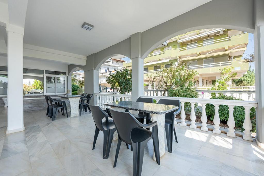 Dionisos Apartments Паралия Дионисиу Екстериор снимка