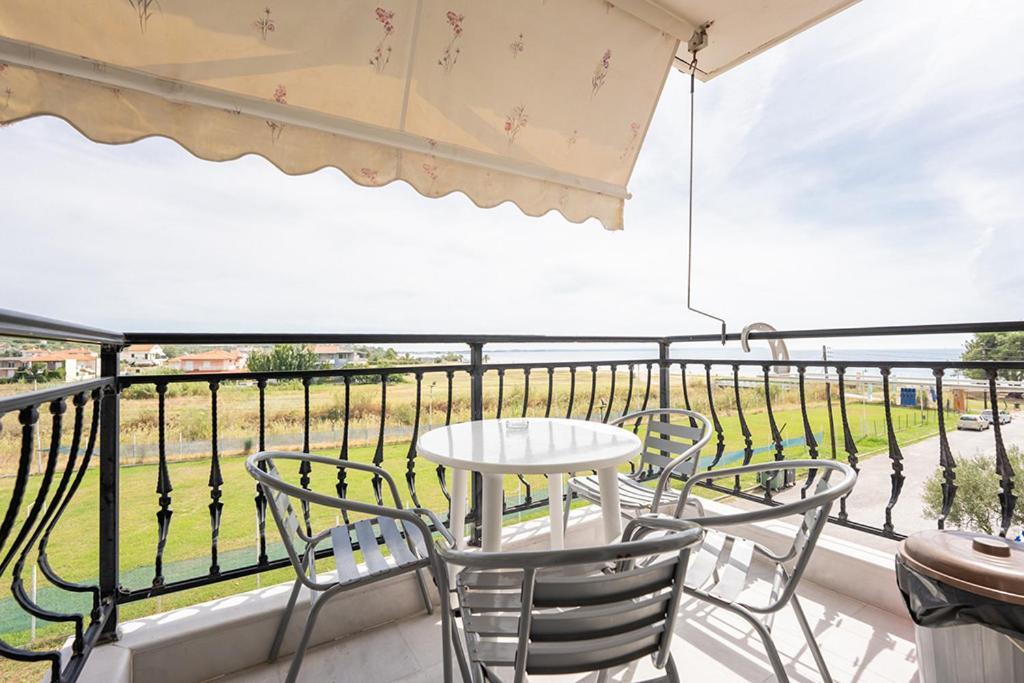 Dionisos Apartments Паралия Дионисиу Екстериор снимка
